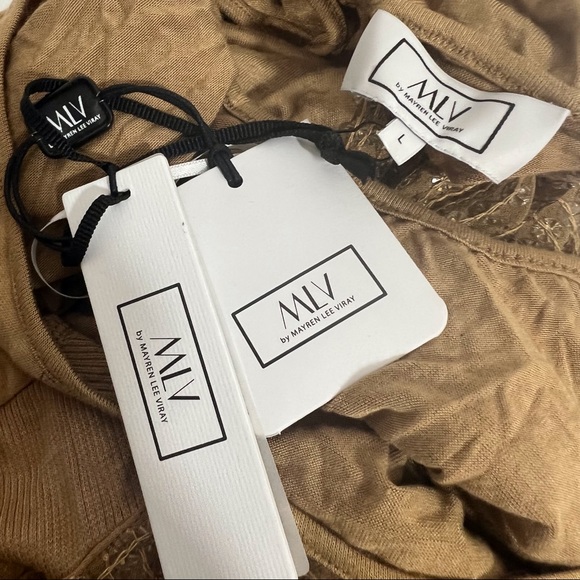 MLV Gold Scoop Neck Sequin Sleeveless Blouse Top NWT - Picture 3 of 4